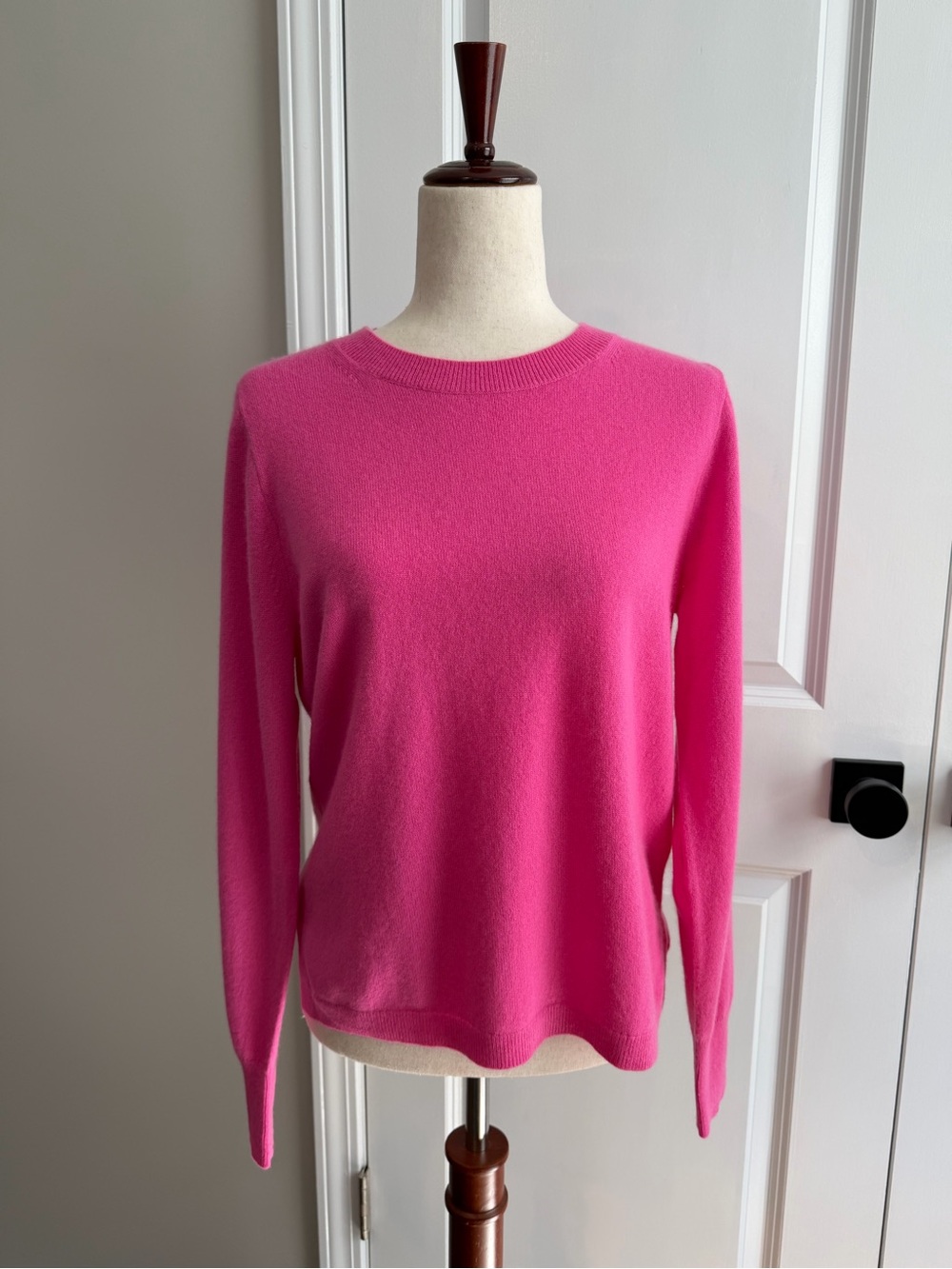 J. Crew Women’s Cashmere Slim Fit Crewneck Sweater Hot Pink Size Large